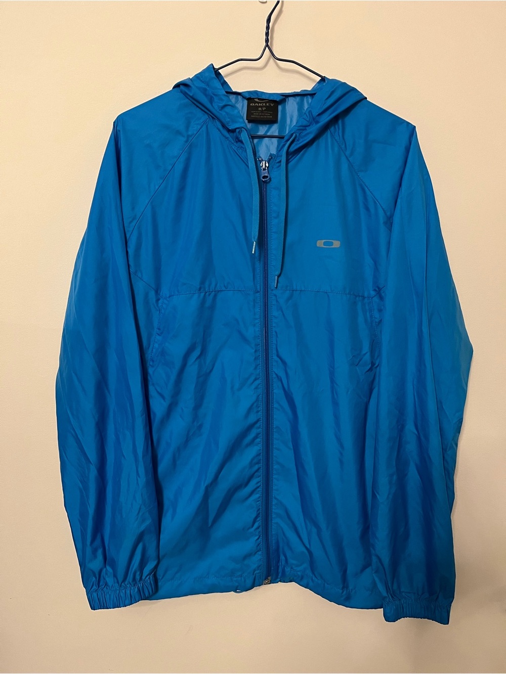 Oakley Men’s Lightweight Blue Hooded Windbreaker Jacket